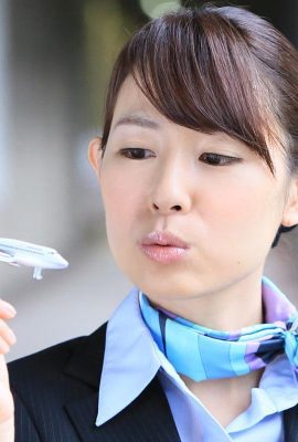 Mayumi Imai – Intercourse with an admired stewardess (78P)