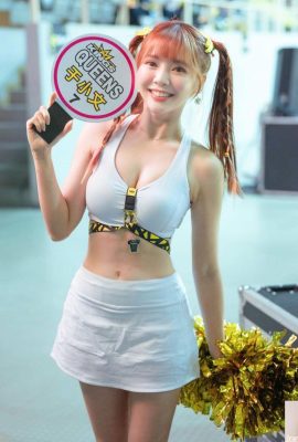 Cheerleader girl “Yu Xiaowen” shows off her sexy side breasts and exudes strong charm (10P)