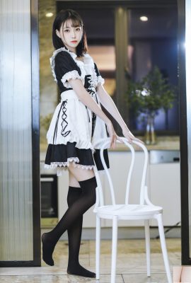 Xu Lanlan’s “Pure Maid” close-up of beautiful legs gets hotter and hotter (40P)