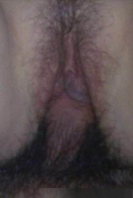 Sexy young woman can’t bear loneliness (7P)