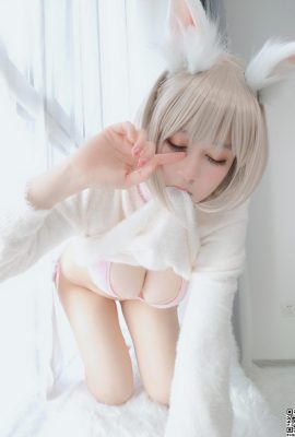 Silver 81 “Little White Rabbit” Pink Bikini Captures Your Heart (50P)
