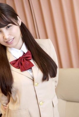 (Azusa Onuki) Beautiful Old Woman Yasotai Experience JK Uniform (25P)