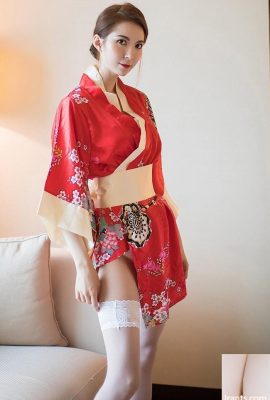 Japanese beauty Carry with full breasts and charming white lace (52P)