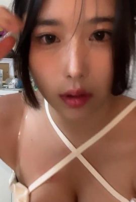 Korean Big Breast Live Streamer(9P)