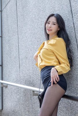 Taiwan Girl with Beautiful Legs-Athena Nana Beautiful Legs Beauty in Black Silk Professional Outfit (1) (80P)