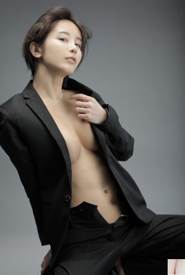 Ikumi – Do you like suits?  ?  ?  (21 pages)