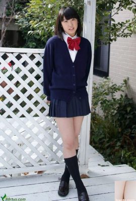 Japanese schoolgirl beauty Igawa Auria’s bold body photo album (70P)