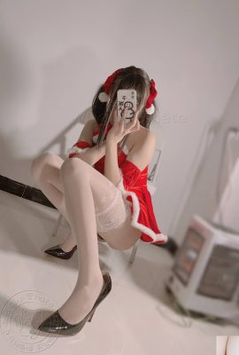 (Internet collection) FuLiJi Xiaoning hate “Christmas Silk Legs” VIP exclusive (45P)