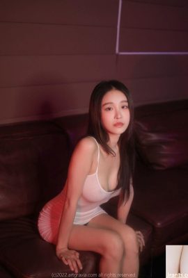 Korean pink beauty model boldly shows off her seductive body in photos – LeeSeol (59P)