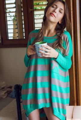 The beauty holding coffee in one hand and inserting the other into her panties, Mila Azul (91P)