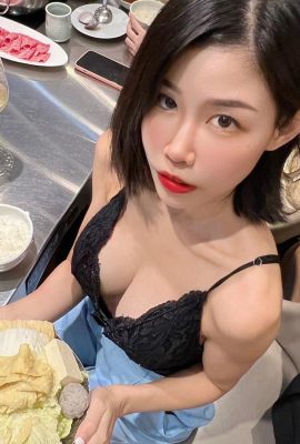 “Vivian” seduces breasts and “tight picture” is too hot to bear (10P)