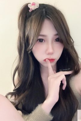 Hot girl “Lin Jiejun” has pink skin that makes people want to take a bite (10P)