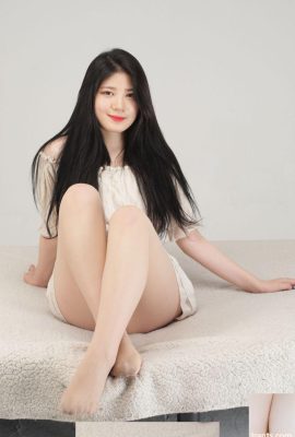 Photos of a fair and plump young Korean beauty model – Cher (41P)