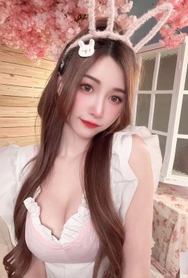The best girl “Nina Zhang Zhang” has a hot body and fair skin, and the picture is very eye-catching (10P)