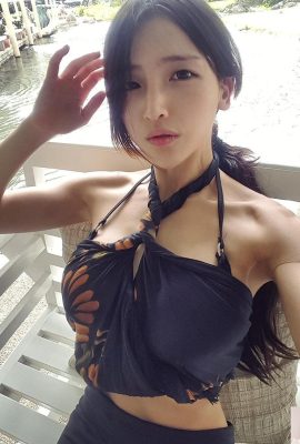 Korean fitness beauty has a crazy figure in a tight top (55P)