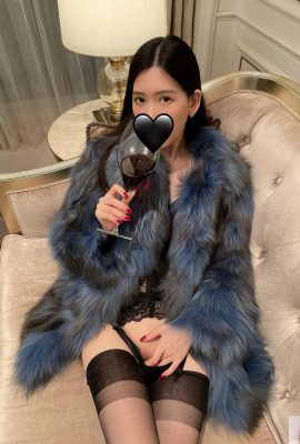 (Collection of beautiful legs on the Internet) Leg model Feifei “High-end fur luxury non-elastic stockings” (76P)