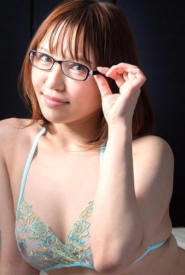 (Futaba Mina) The glasses slut longs for a big cock (21P)
