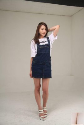Korean young model stripping off photos – Yelin (48P)