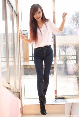Sexy MM jeans beauty Zhao Wanni sweet photo (23P)