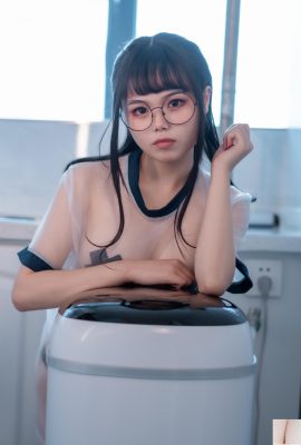 July Meow-Yogurt Girl with Glasses (35P)