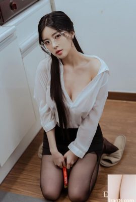 Korean beauty Purm, glasses, white shirt, black stockings, temptation (32P)