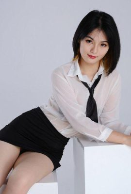 A studio shot of a pretty Chinese model with fresh short hair and beautiful curves and a natural jade body – Xiaoyu (33P)