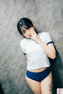 (Sonson) Korean lolita reveals her seductive butt… unbearably horny (33P)