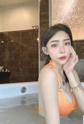 The elegant girl “Lin Yiping” showed off her white, tender, slender legs and good figure and won hearts (10P)