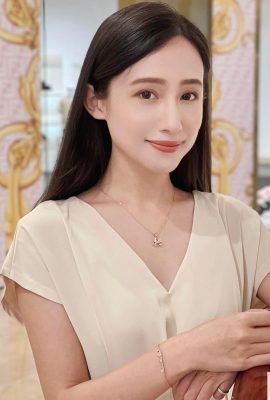 The pure and beautiful girl “Wei Wei’an” has an ethereal temperament like a fairy, a white and tender figure, and eye-catching curves (10P)