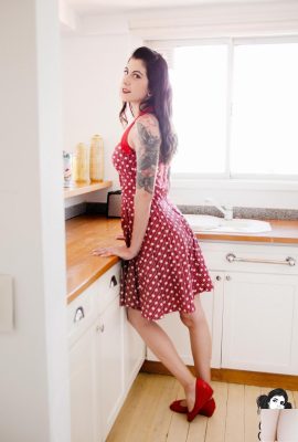 [Suicide Girls] Acuarian – A Pinch Of Love