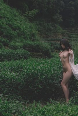 (Beautiful photo album) The best teak YUZUKI photo exposed outdoors (32P)