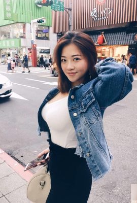 Chole Beibei – 17-year-old live broadcaster’s huge body (38P)
