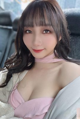 The fair and tender girl “Zi Miao” has a sweet temperament that has gone viral! You’ll be stunned at the sight of the awesome body angle (10P)