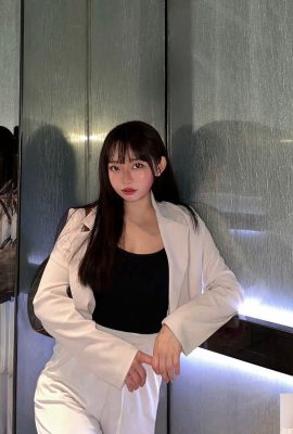 Hot girl “Zhan Zhuzhu” has such eye-catching breasts that she is so hot that she is so attractive that she is so attractive (10P)