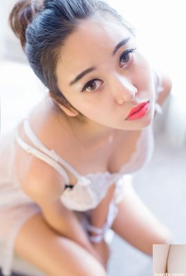 Busty beauty Li Zixi has a sexy waist and fat butt (41P)