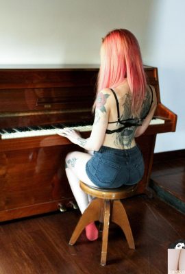 [Suicide Girls] Xiel – Pink Melody