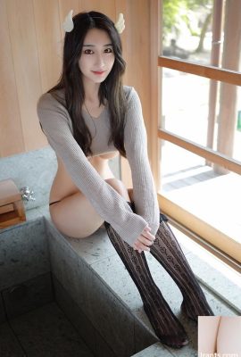Heart-seeking angel Lin Zixin's slender body and enchanting posture (48P)