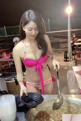 Impact of the epidemic! I was surprised to see a pretty girl in bikini selling meat soup Jin Yin Yin in the night market (20P)