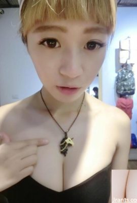 The clerk of Yunlin trendy brand store with busty busty girl has a great sense of freedom! Hot “underwear demonstration photos” leaked (13P)