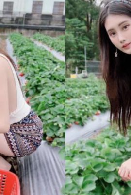 Sexy little fairy Queenta Xu Yier goes out to pick strawberries with her own “condensed milk” (11P)