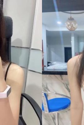 The cute live broadcaster “Aileen Koh” has watery eyes and cuteness (16P)