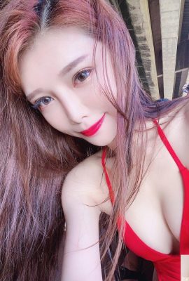 The most beautiful girl “Linda Youzhuangzhuang” is giving away a round peach (10P)