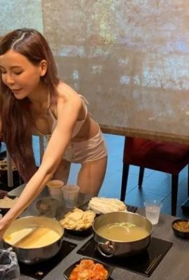The hot pot restaurant is trying to attract more customers by upgrading its bikini milk pot for free!  ~Zheng Qi Kami (12P)
