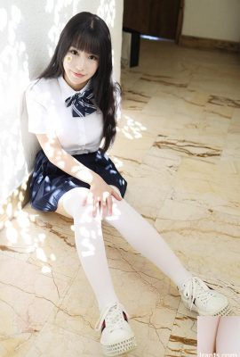 Cute student girl Zhu Ker's fair-skinned big breasts lift up her skirt for temptation (52P)