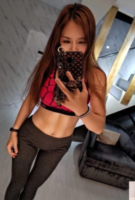 I was deeply attracted when I saw that tight and crazy “Sichuan-shaped waist” Ashlee (12P)