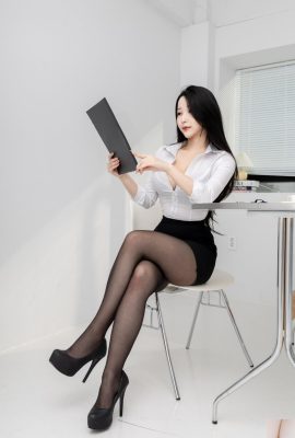 (PUSSY LET) VOL.37 Yoon Seolhwa – Office (77P)
