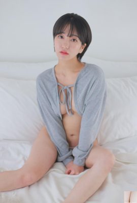 Sehee – Gray Cardigan Short Cut (55P)