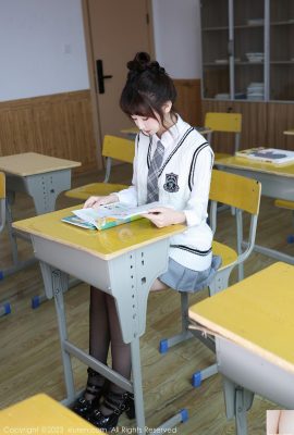 Newcomer Bai Xiaoxiao sexy white school girl uniform sexy light underwear (88P)