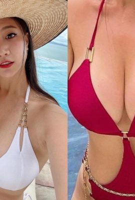 The real-life version of Snake Princess's hot swimsuit can't cover her “breasts” (11P) The real-life version of Snake Princess's hot swimsuit can't cover her “breasts” (11P)
