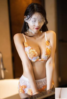 Charming beauty Yang Chenchen lace underwear (69P)